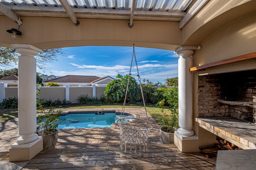 4 Bedroom Property for Sale in Lovemore Park Eastern Cape